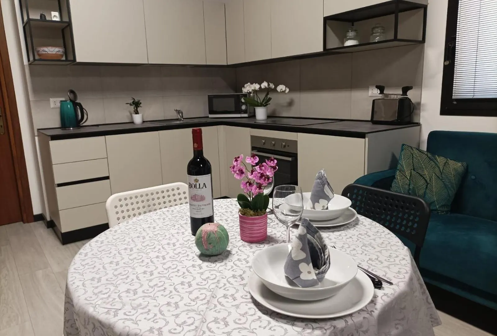 Charming Loft Apartment 15M To Venedik